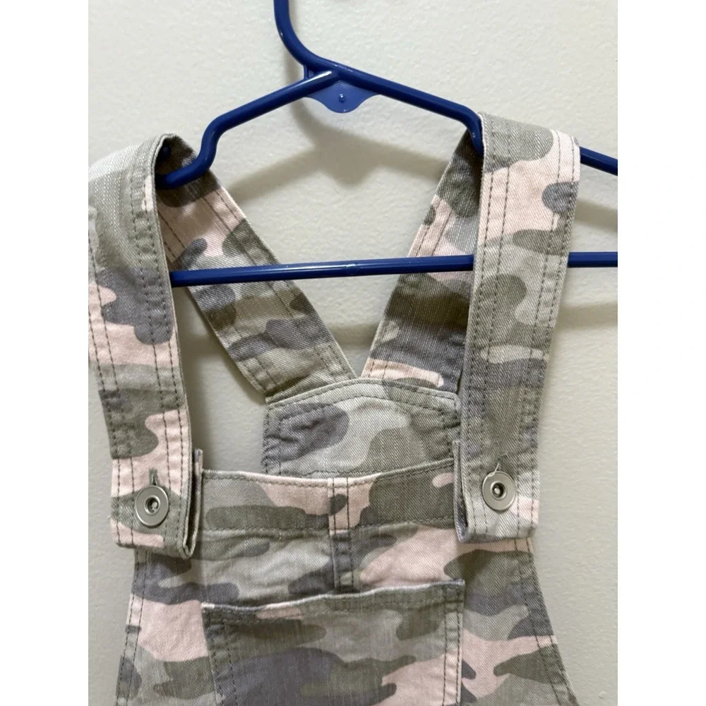 The Children's Place Girls Camo Overall Shorts –‎ Size 8 – Pink Green